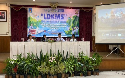 Latihan Dasar Kepemimpinan dan Manajemen Siswa (LDKMS) OSIS UPT SMP Negeri 4 Gresik Tahun 2024