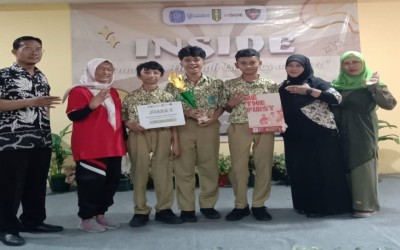 Siswa UPT SMPN 4 Gresik Raih Juara 3 Lomba Dare To Be English INSIDE SMAMSATU Gresik 2024